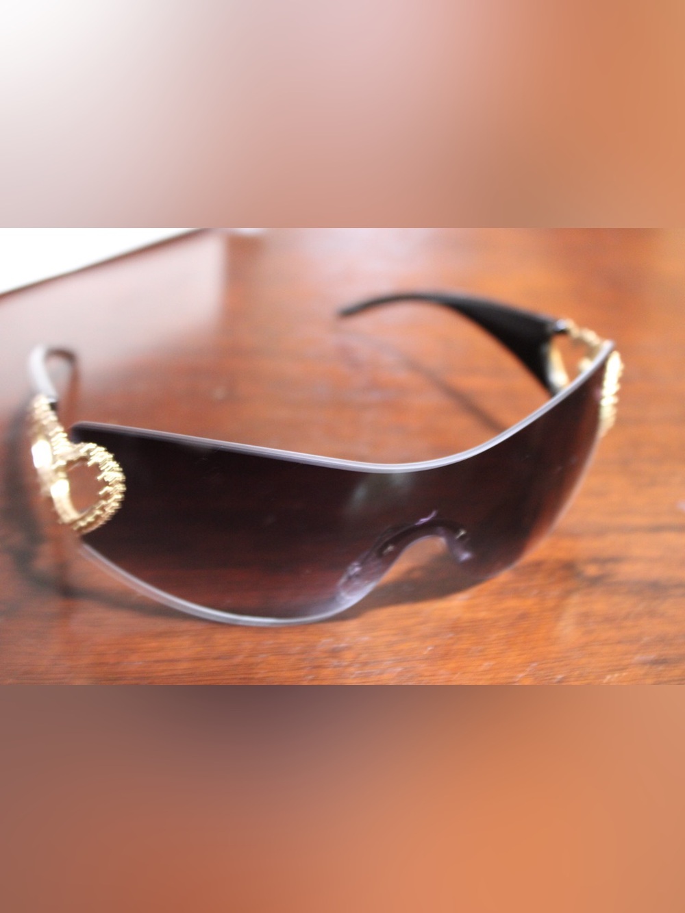 Women's Black Shield Sunglasses with Gold Heart Accent - Picture 3 of 3